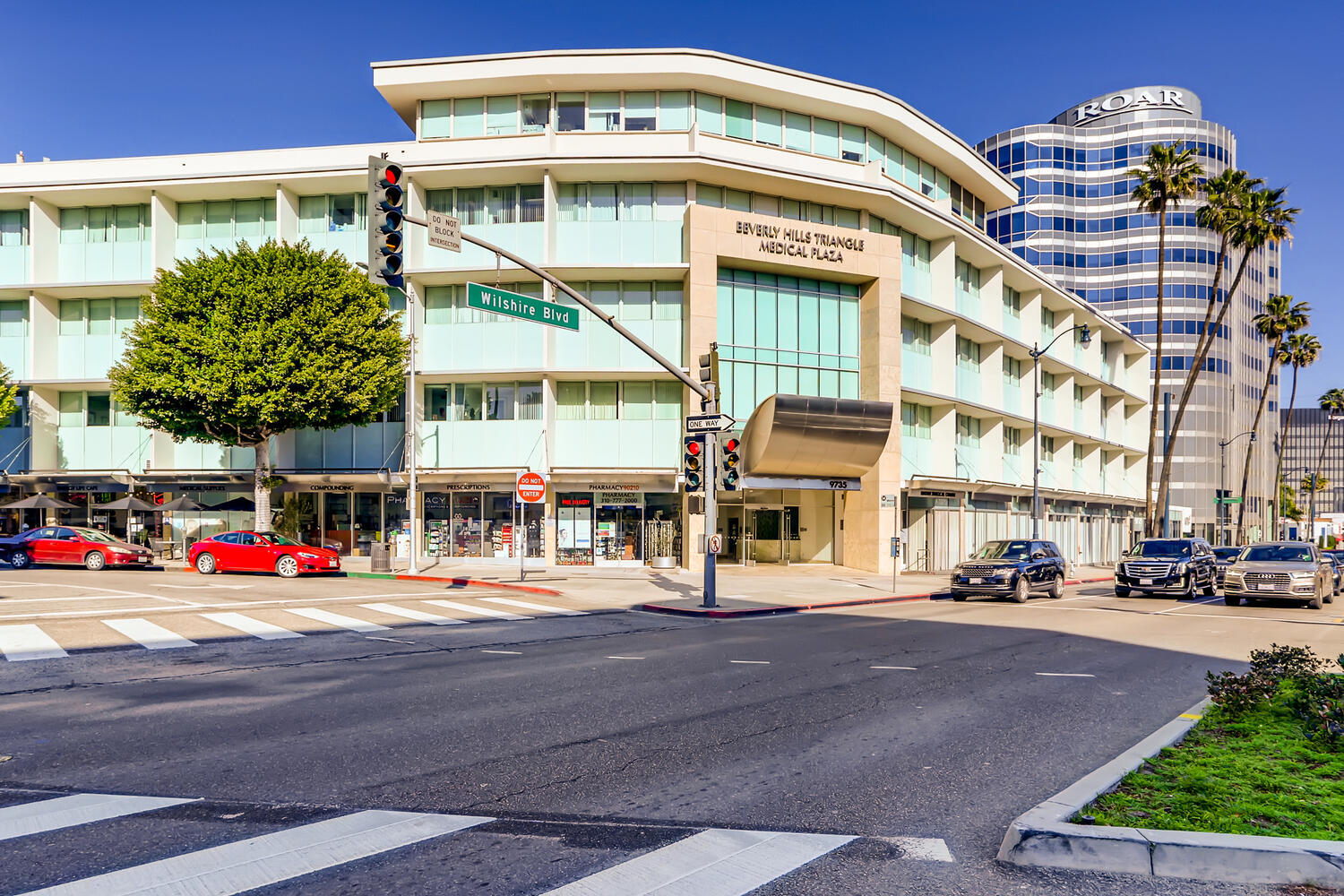462 N Linden Dr, Beverly Hills, CA à louer Photo de l’immeuble– Image 1 sur 13