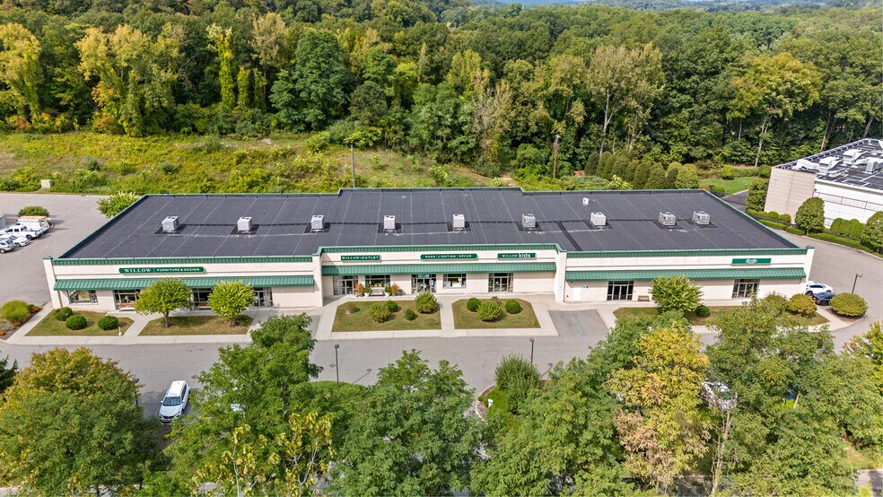 242 Route 117 Bypass Road, Bedford Hills, NY à louer - Photo principale – Image 1 sur 10