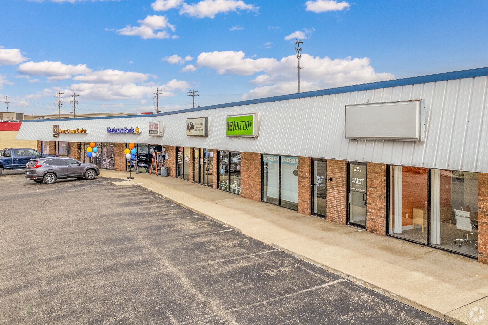 7320-7324 Kingsgate Way, West Chester, OH à louer Photo de l’immeuble– Image 1 sur 6