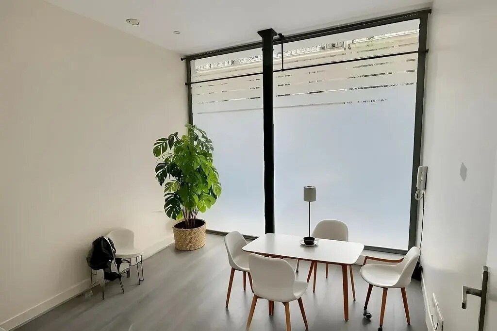 8 Rue Clapeyron, Paris à louer Photo de l’immeuble– Image 1 sur 8