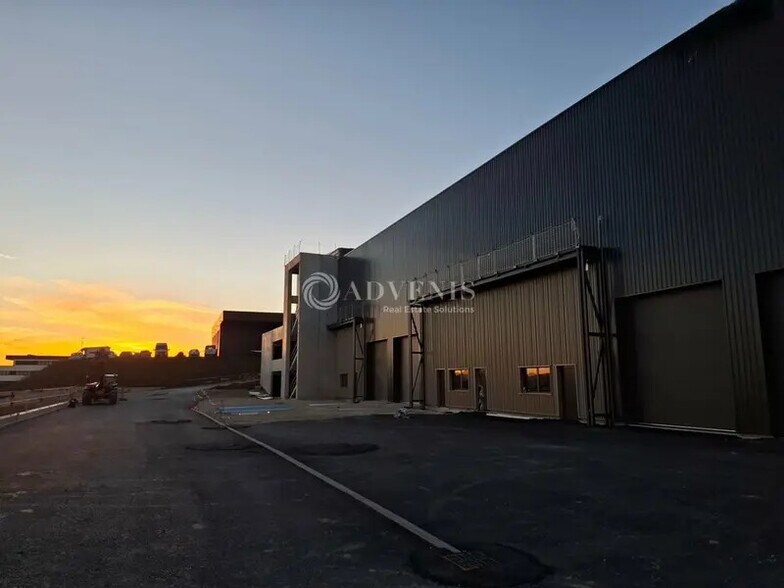 Local d'activités dans Ludres à vendre - Photo de l’immeuble – Image 3 sur 8