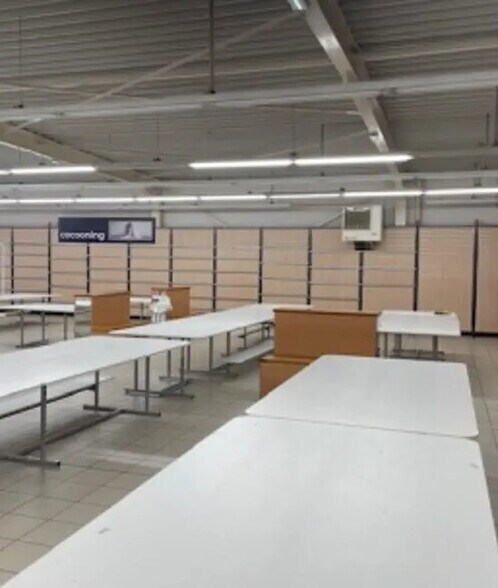 Local commercial dans Wavrin à louer - Photo de l’immeuble – Image 3 sur 8