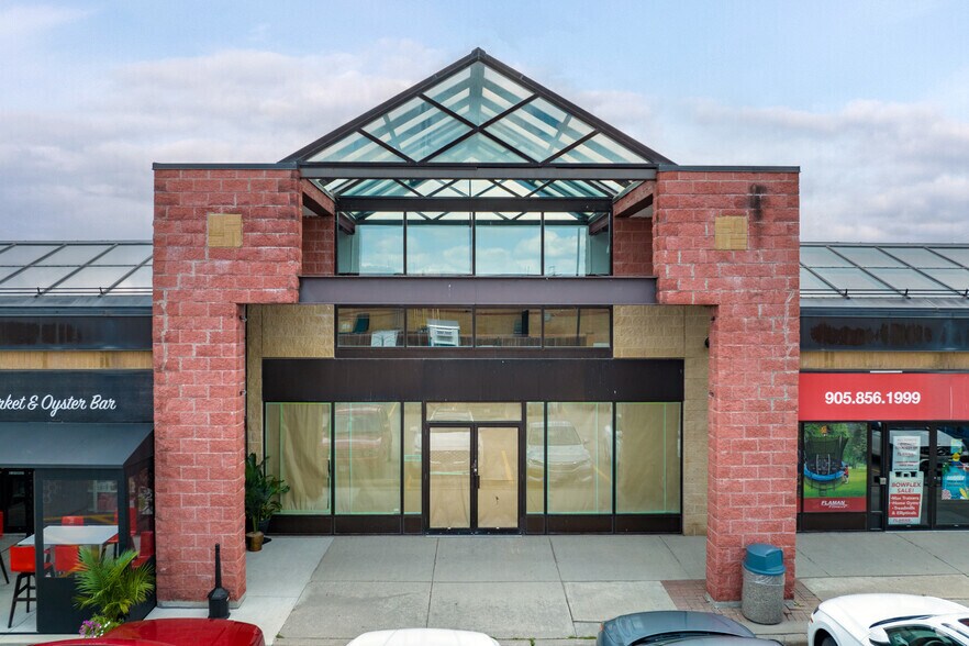 8383 Weston Rd, Vaughan, ON à louer - Photo de l’immeuble – Image 2 sur 3