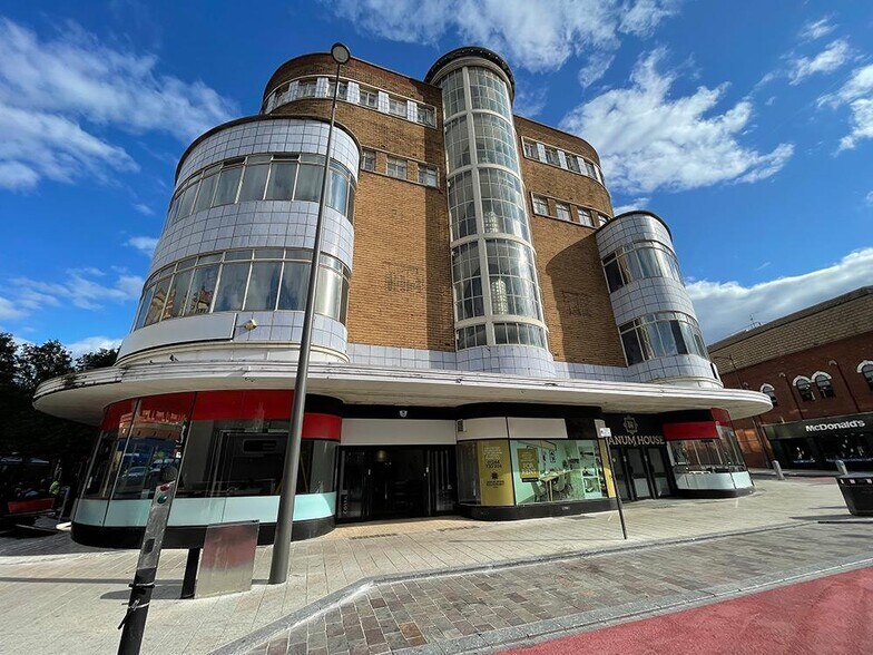 49-61 St Sepulchre Gate, Doncaster à louer - Photo de l’immeuble – Image 2 sur 8