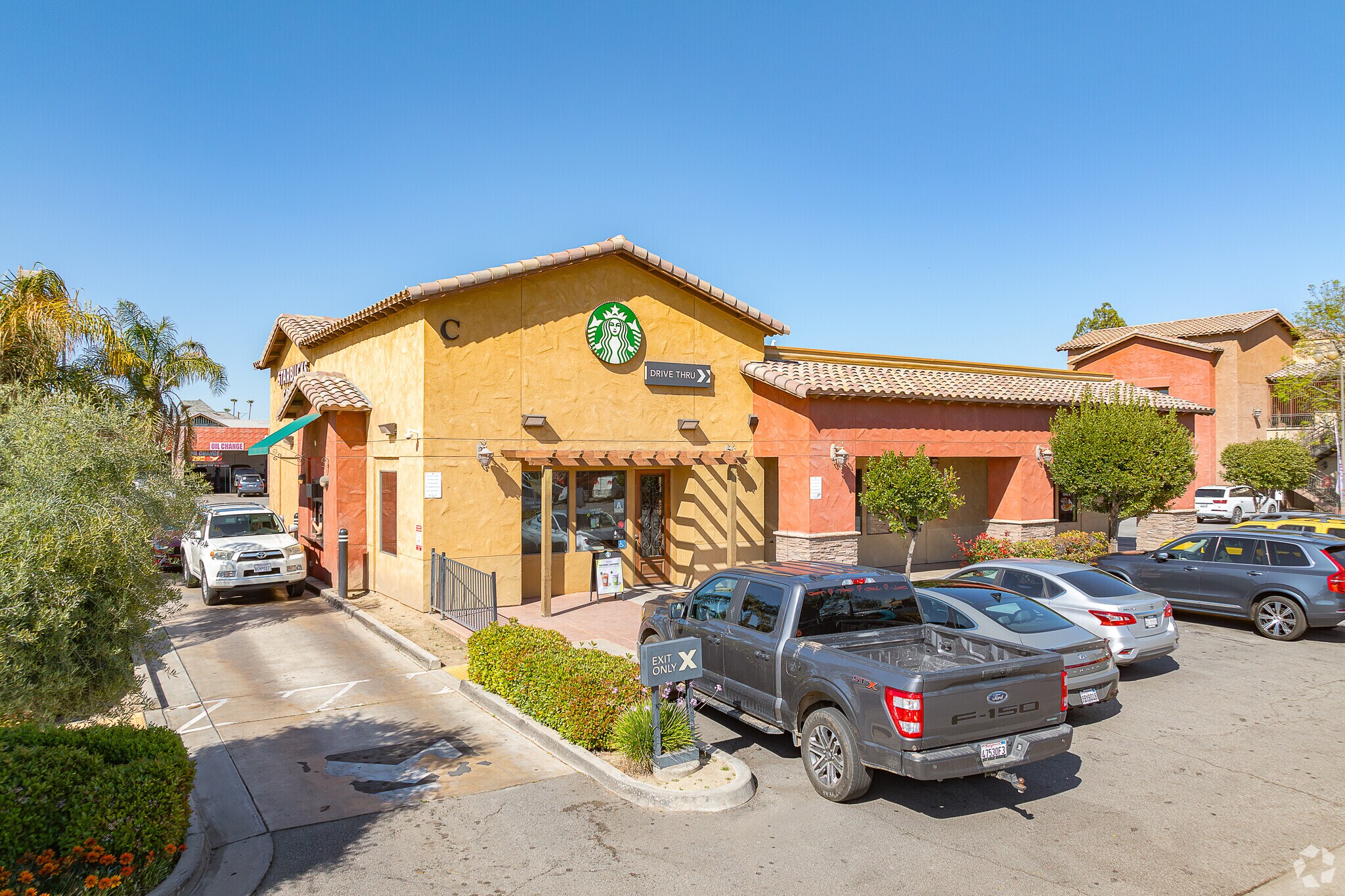 1201 24th St, Bakersfield, CA à vendre Photo principale– Image 1 sur 7