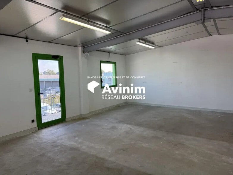 Local d’activités dans Irigny à louer - Photo intérieure – Image 2 sur 4