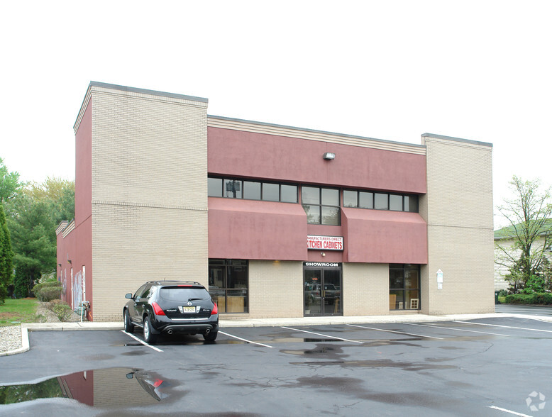 1314 Englishtown Rd, Old Bridge, NJ à louer - Photo de l’immeuble – Image 1 sur 10