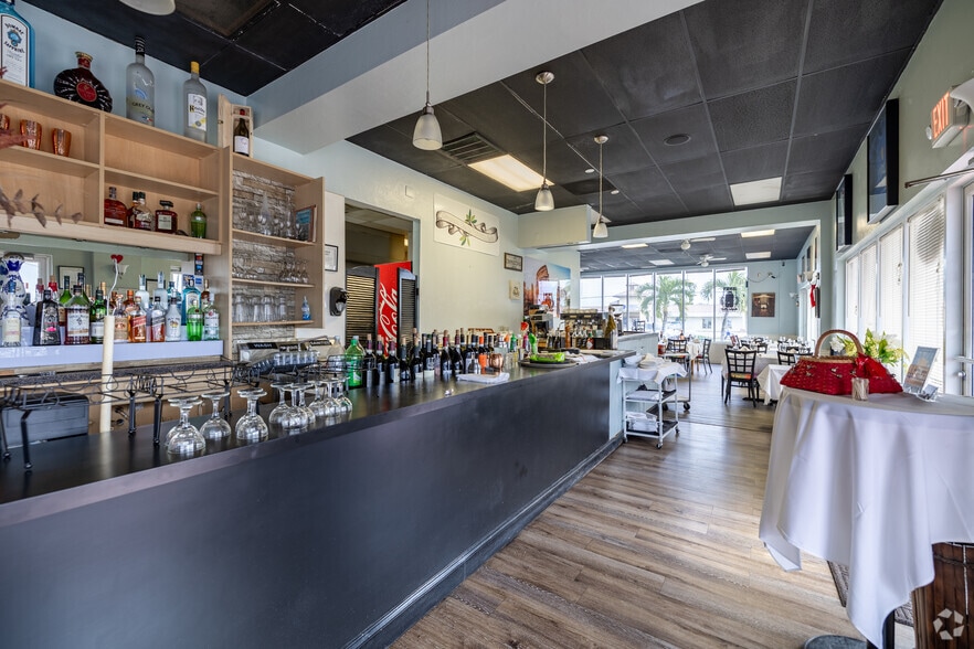 3100 Del Prado Blvd S, Cape Coral, FL à vendre - Photo intérieure – Image 2 sur 28