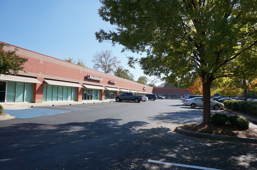 3000 Meadowlake Dr, Birmingham, AL à louer - Photo de l’immeuble – Image 1 sur 5