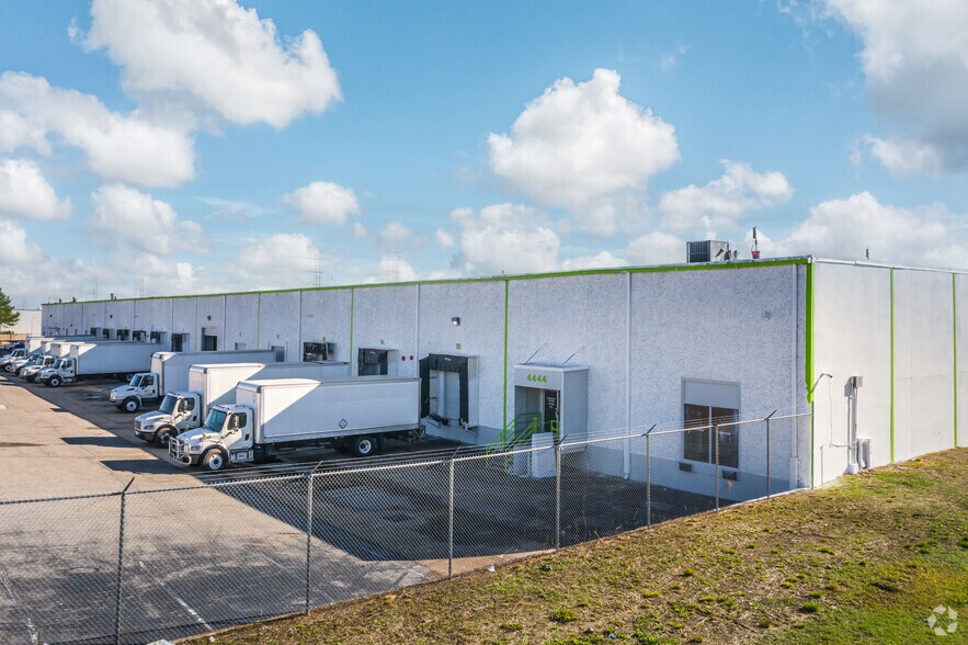 4430-4444 Delp St, Memphis, TN à louer - Photo de l’immeuble – Image 2 sur 9