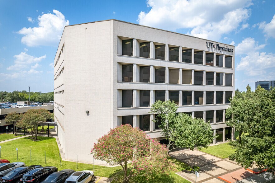 6700 West Loop South, Bellaire, TX à vendre - Photo de l’immeuble – Image 2 sur 8