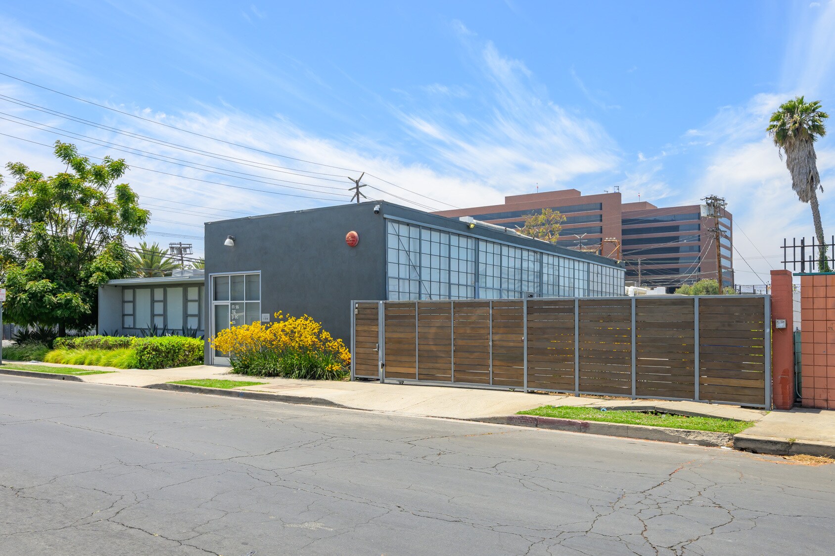 11751 Mississippi, Los Angeles, CA à vendre Photo de l’immeuble– Image 1 sur 31