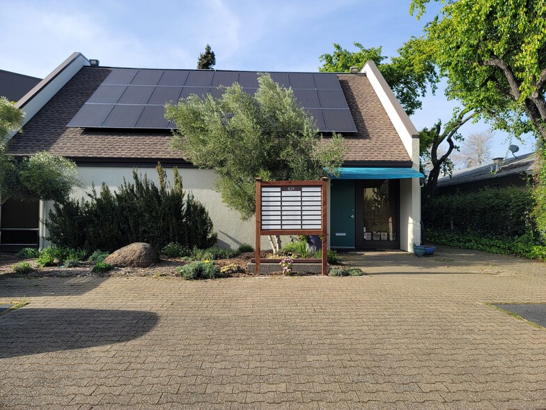 829 Sonoma Ave, Santa Rosa, CA à louer - Photo de l’immeuble – Image 1 sur 5