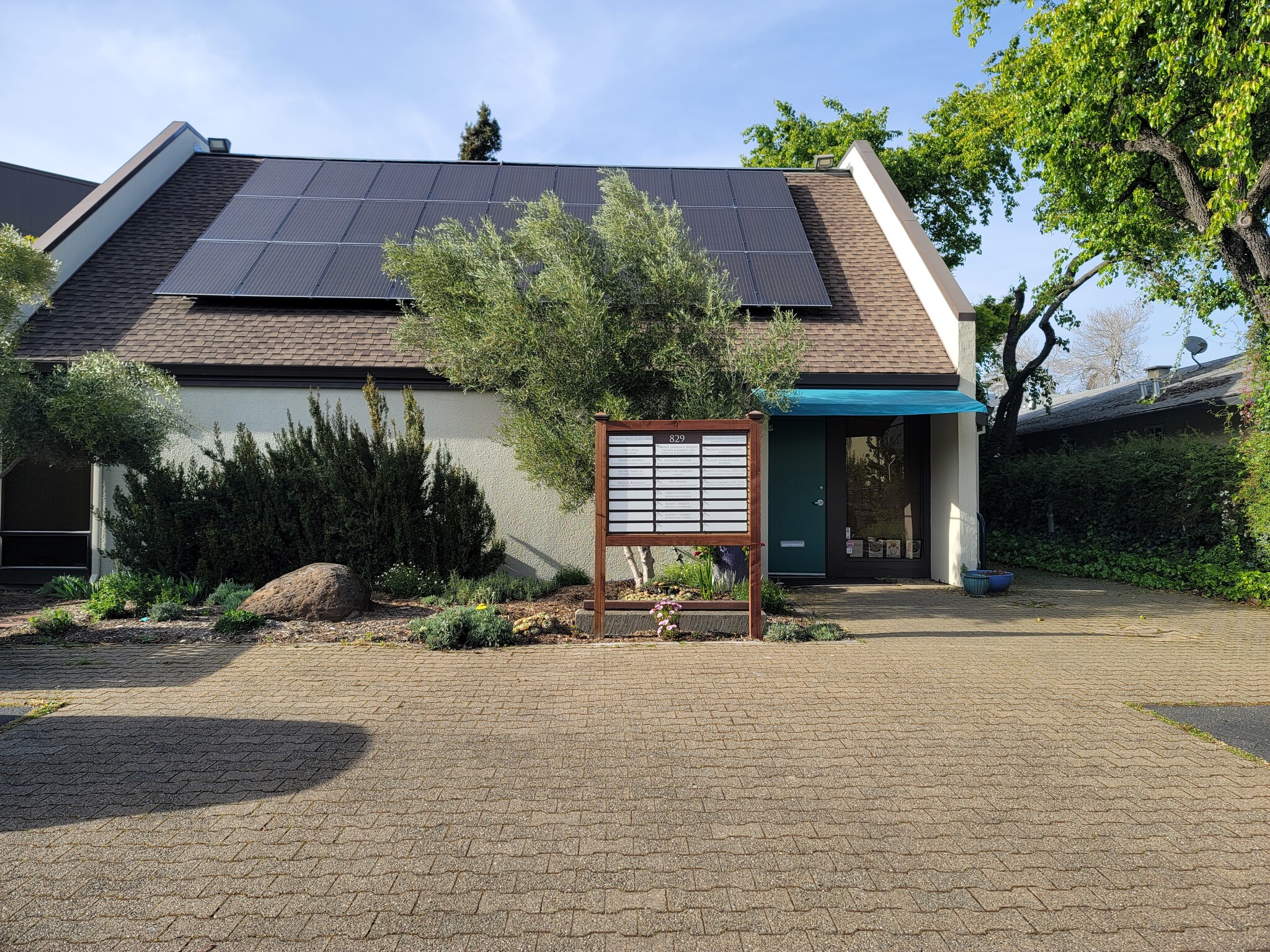 829 Sonoma Ave, Santa Rosa, CA à louer Photo de l’immeuble– Image 1 sur 6