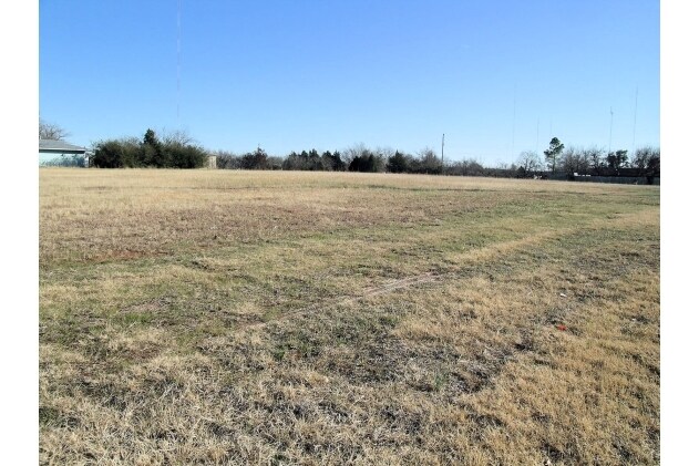 SE Corner NE 122nd & Kelly, Oklahoma City, OK à louer - Photo de l’immeuble – Image 3 sur 4