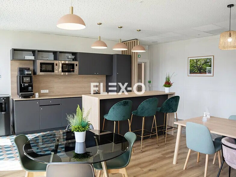 31 Rue Caroline Aigle, Mérignac à louer - Photo de l’immeuble – Image 3 sur 8