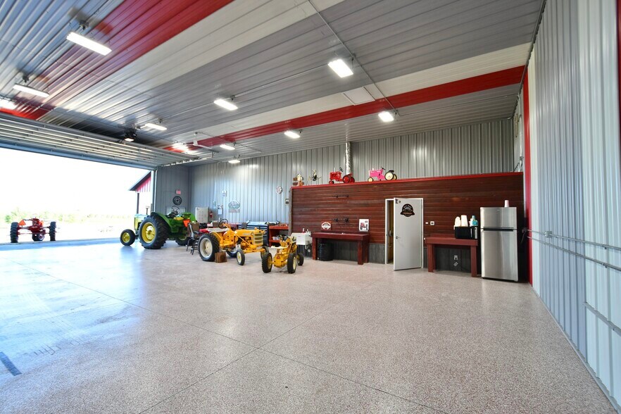 1095 Bioscience Dr SE, Pine Island, MN à vendre - Photo intérieure – Image 3 sur 11