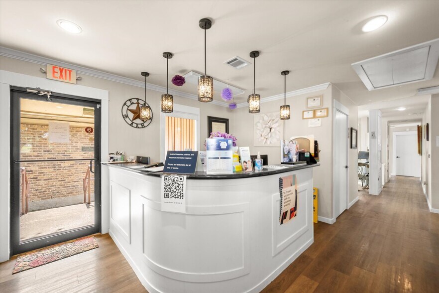 407 W Wheatland Rd, Duncanville, TX à louer - Photo de l’immeuble – Image 3 sur 31