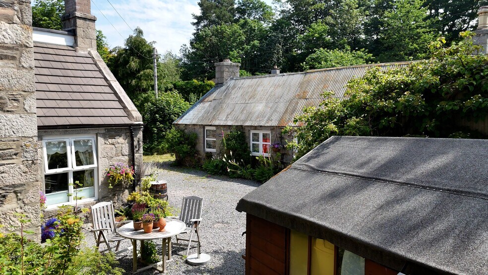 Willowbank Guest House and Willowbank Bothy, Grantown On Spey à vendre - Photo de l’immeuble – Image 2 sur 29