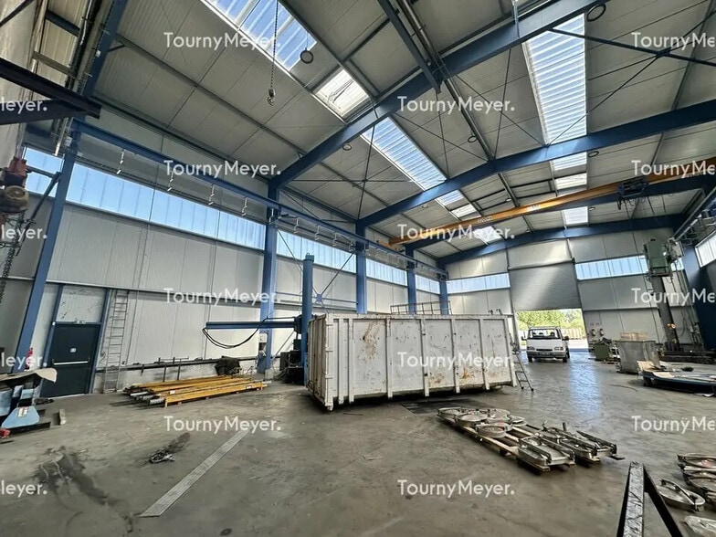 Local d'activités dans Ambès à vendre - Photo de l’immeuble – Image 2 sur 7