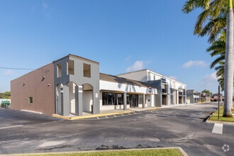 925-939 14th Ln, Vero Beach, FL à louer Photo de l’immeuble– Image 2 sur 7