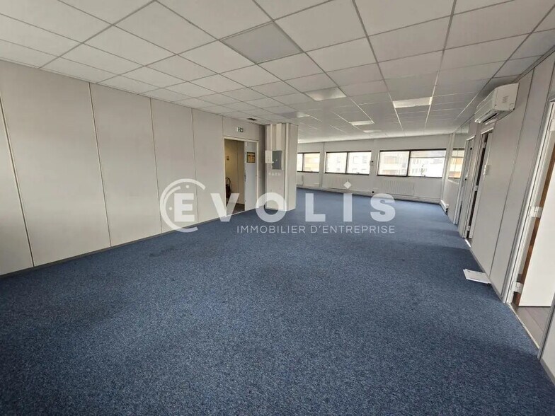 Bureau dans Chilly-Mazarin à vendre - Photo de l’immeuble – Image 2 sur 8