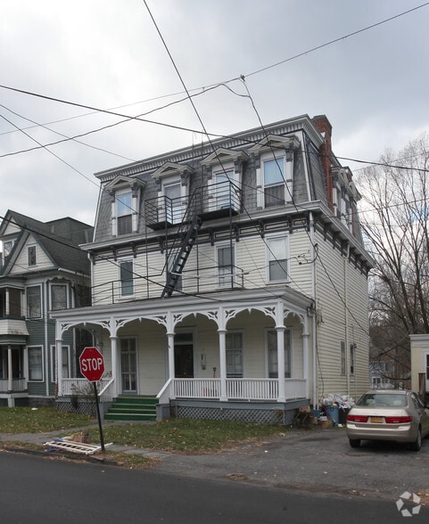 Kingston Multi-Family Portfolio portefeuille de 6 biens à vendre sur LoopNet.fr - Photo principale – Image 3 sur 5