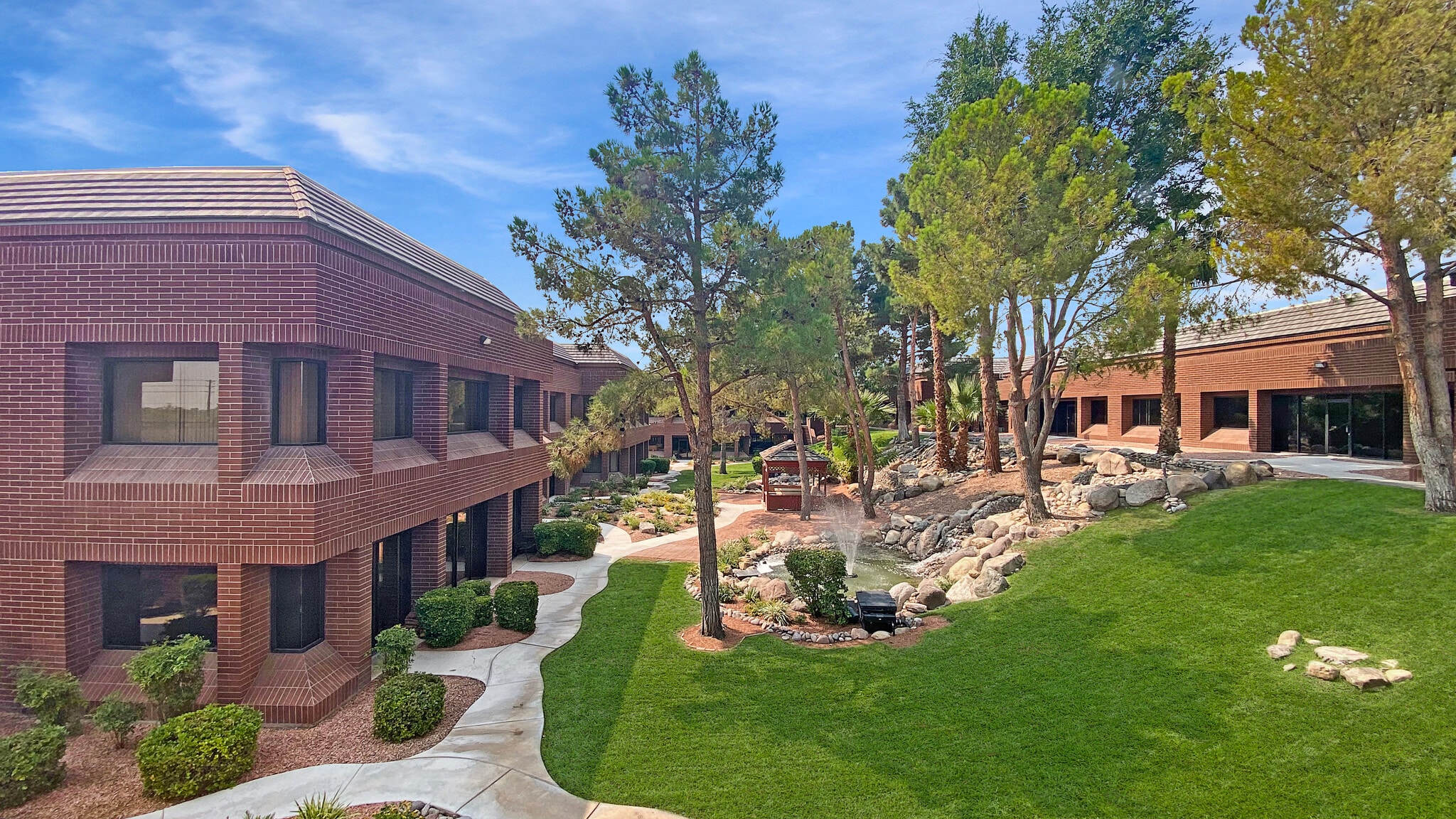 3821 W Charleston Blvd, Las Vegas, NV à louer Photo principale– Image 1 sur 12