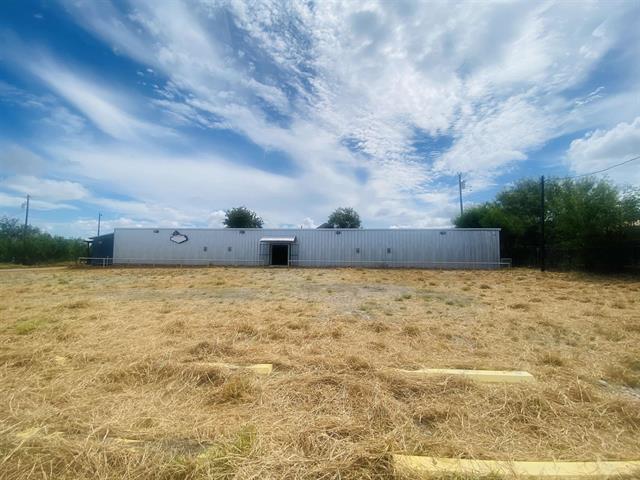 100 Jaime J Zapata St, Falcon, TX à vendre - Photo principale – Image 1 sur 22