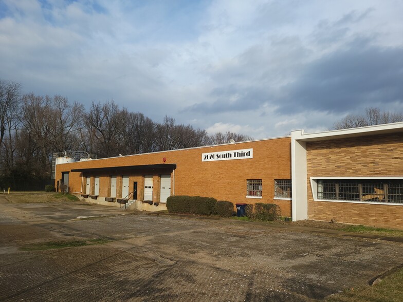 2070 S 3rd St, Memphis, TN à louer - Photo de l’immeuble – Image 3 sur 11