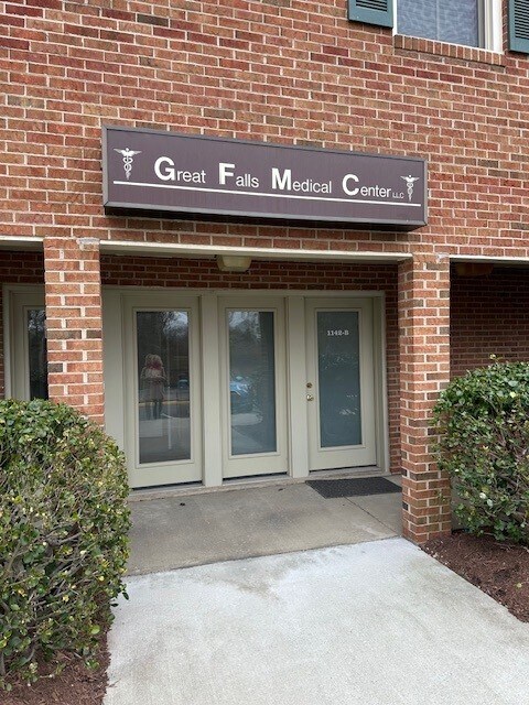 1142-1148 Walker Rd, Great Falls, VA 22066 - Lot Unit B -  - Photo intérieure - Image 1 of 10