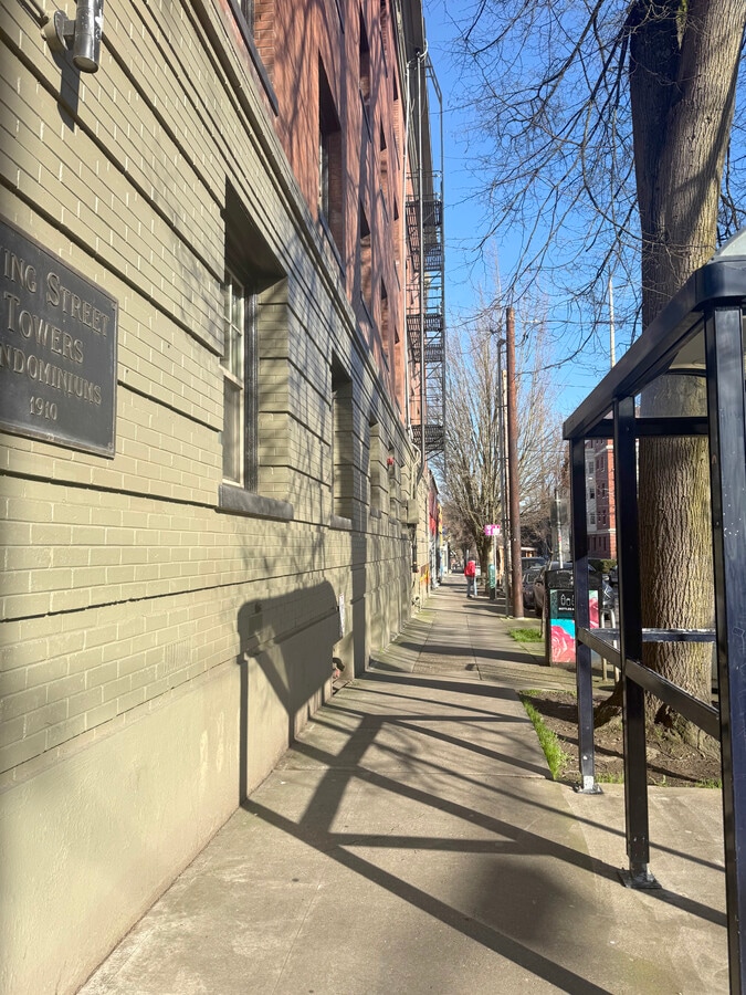 2109 NW Irving St, Portland, OR 97210 - Lot C-1 -  - Photo intérieure - Image 1 of 5