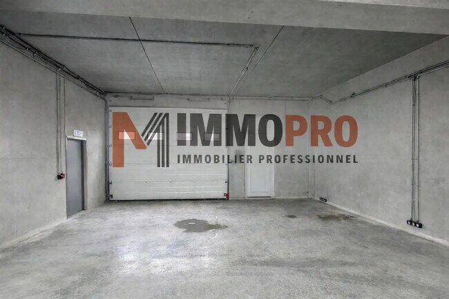 Plus de détails pour Industriel/Logistique à louer