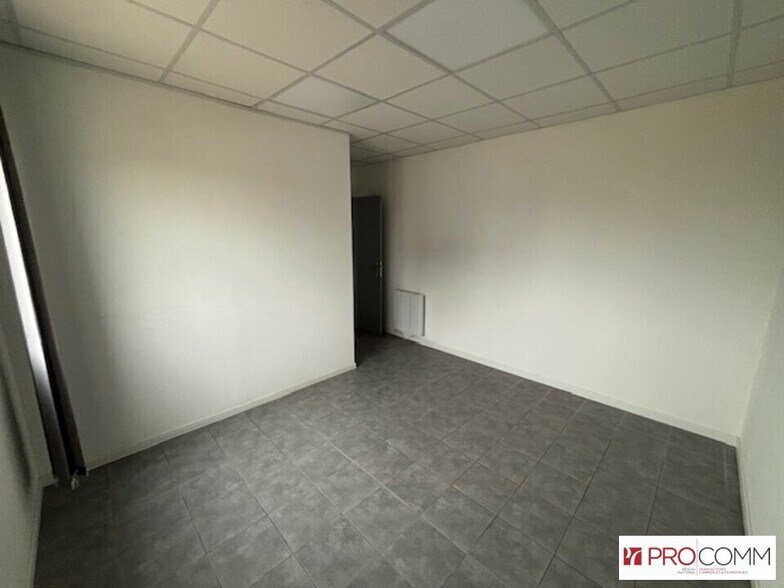 Bureau dans Fos-sur-Mer à louer - Photo intérieure – Image 1 sur 5