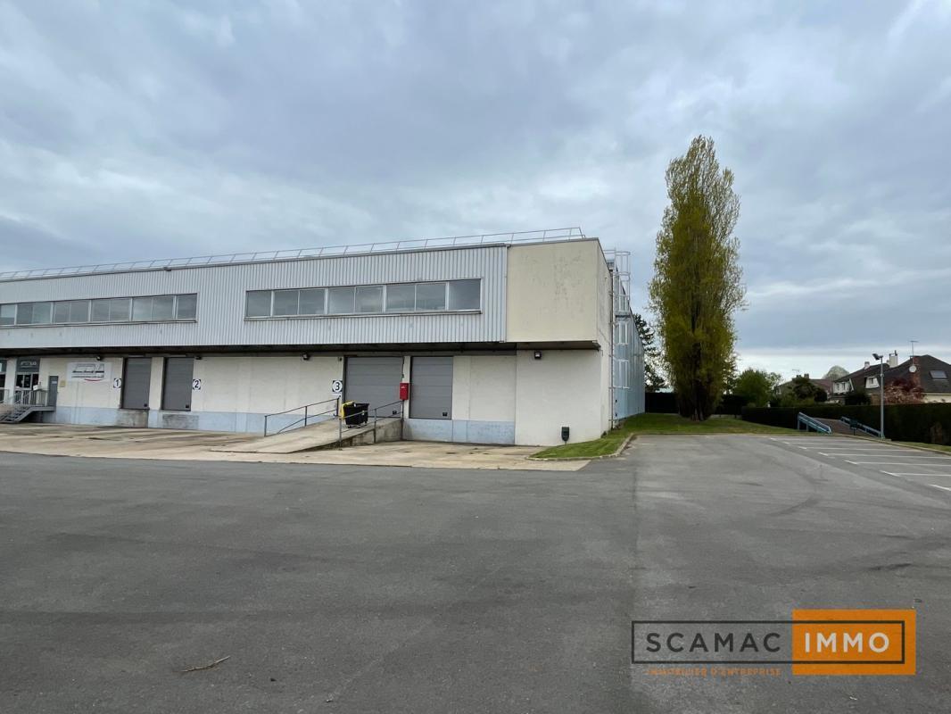 Industriel/Logistique dans MORANGIS à louer Photo de l’immeuble– Image 1 sur 12