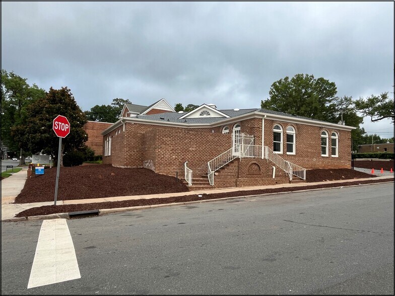1500 E 4th, Charlotte, NC à vendre - Photo de l’immeuble – Image 3 sur 5