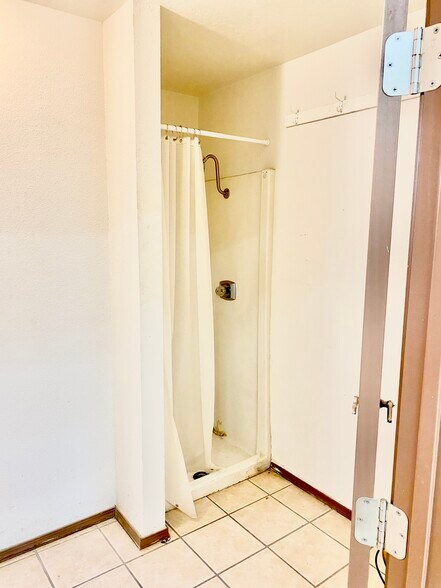 401 S Eagle Ln, Oklahoma City, OK à louer - Photo de l’immeuble – Image 3 sur 10