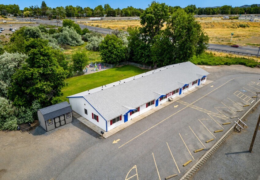 1706 Bronco Ln, Richland, WA à vendre - Photo de l’immeuble – Image 2 sur 39