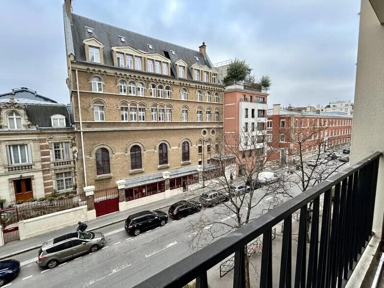 Bureau dans Paris à louer - Photo de l’immeuble – Image 1 sur 7