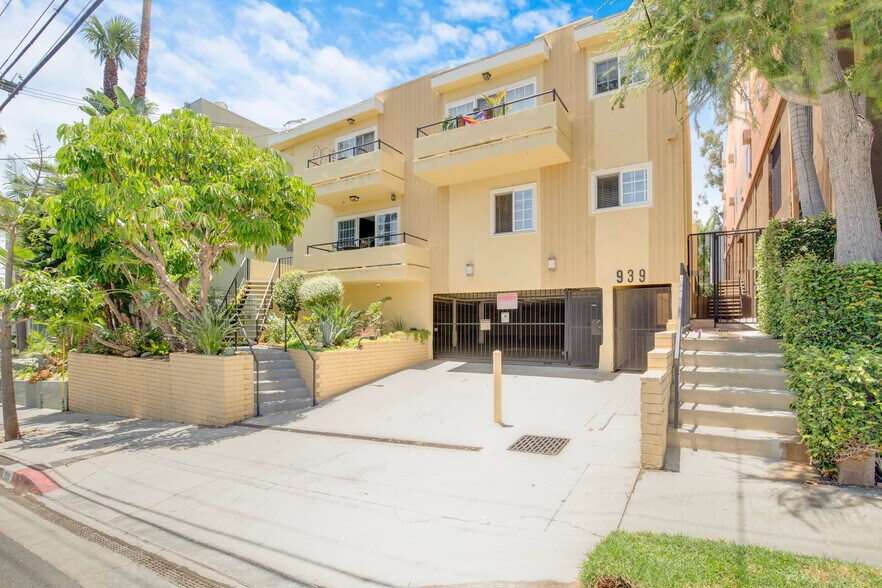 939 Larrabee St, West Hollywood, CA à vendre - Photo de l’immeuble – Image 3 sur 47