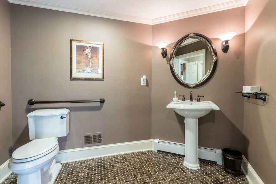 97 Grayrock Rd, Clinton Township, NJ à louer - Photo intérieure – Image 3 sur 46