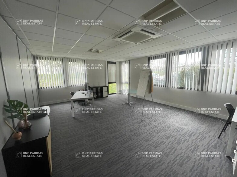Bureau dans Tours à louer - Photo de l’immeuble – Image 2 sur 22