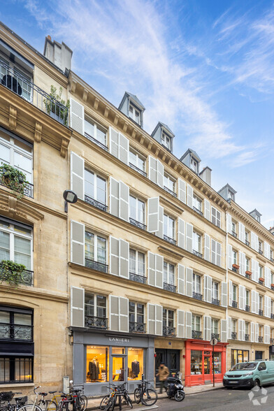 7 Rue Du Pré Aux Clercs, Paris à louer - Photo principale – Image 1 sur 3