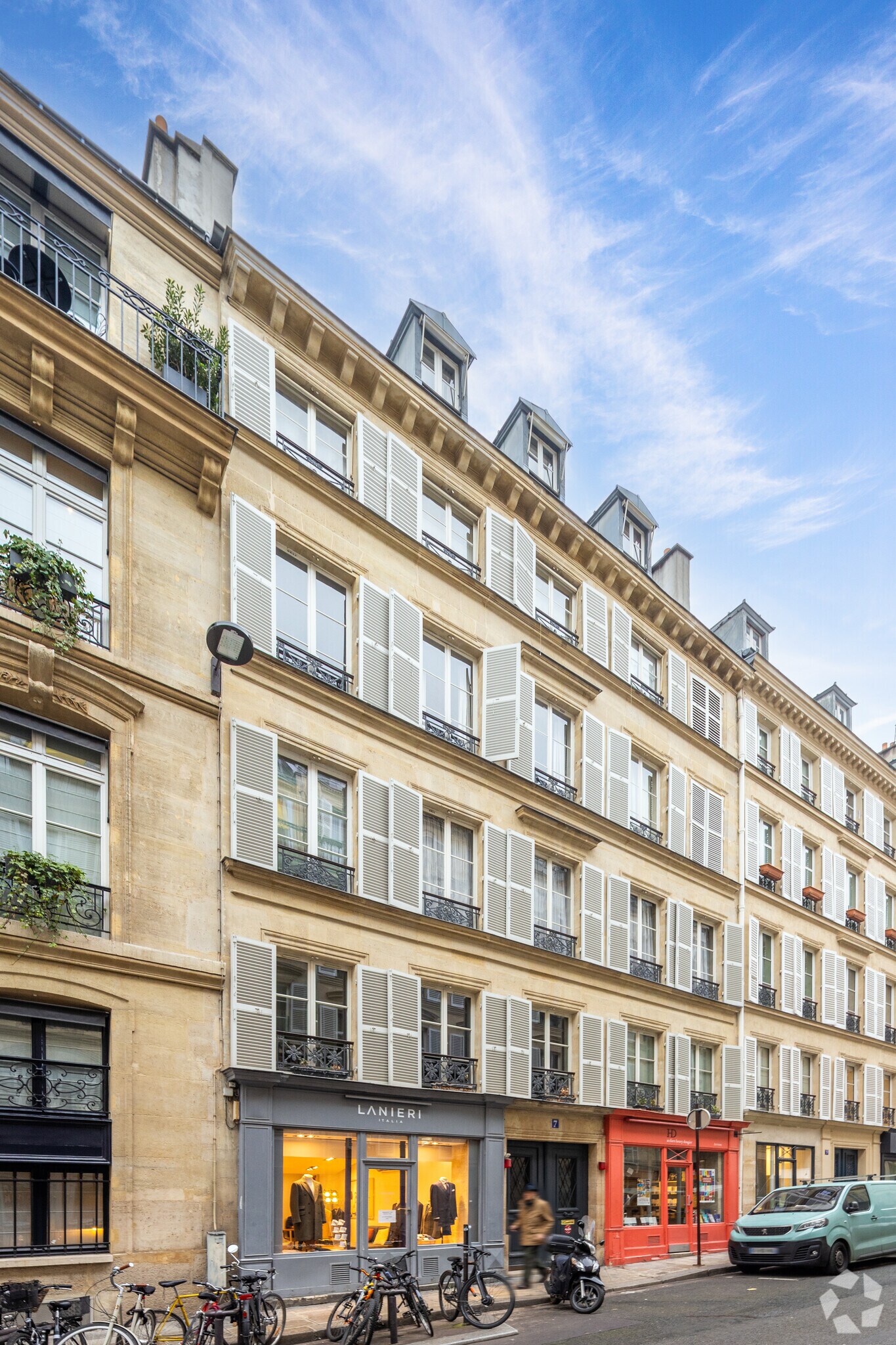 7 Rue Du Pré Aux Clercs, Paris à louer Photo principale– Image 1 sur 4