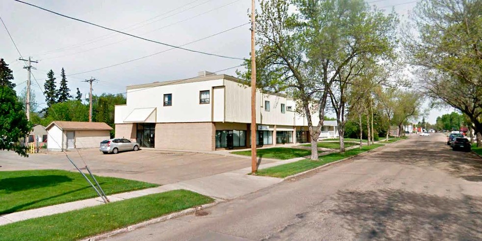9804 104th St, Fort Saskatchewan, AB à vendre - Photo de l’immeuble – Image 2 sur 17