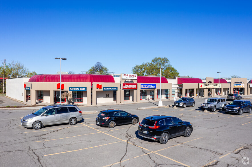 1861 Robertson Rd, Ottawa, ON à louer - Photo principale – Image 1 sur 4
