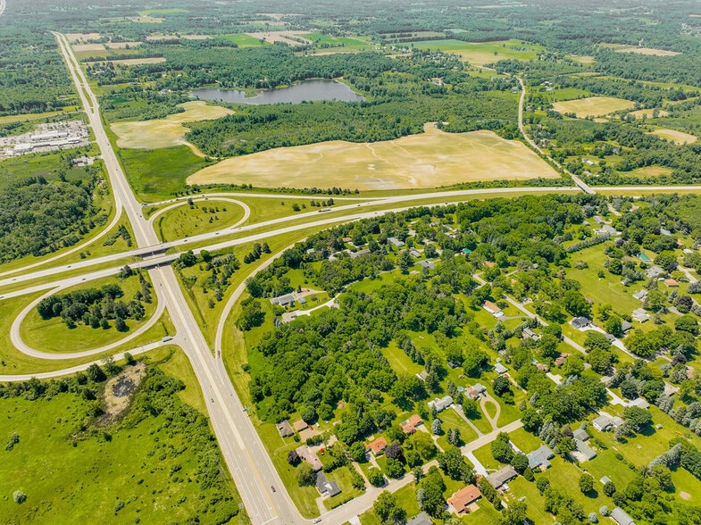 1208 S Lapeer Rd, Lapeer, MI à vendre - Aérien – Image 1 sur 10