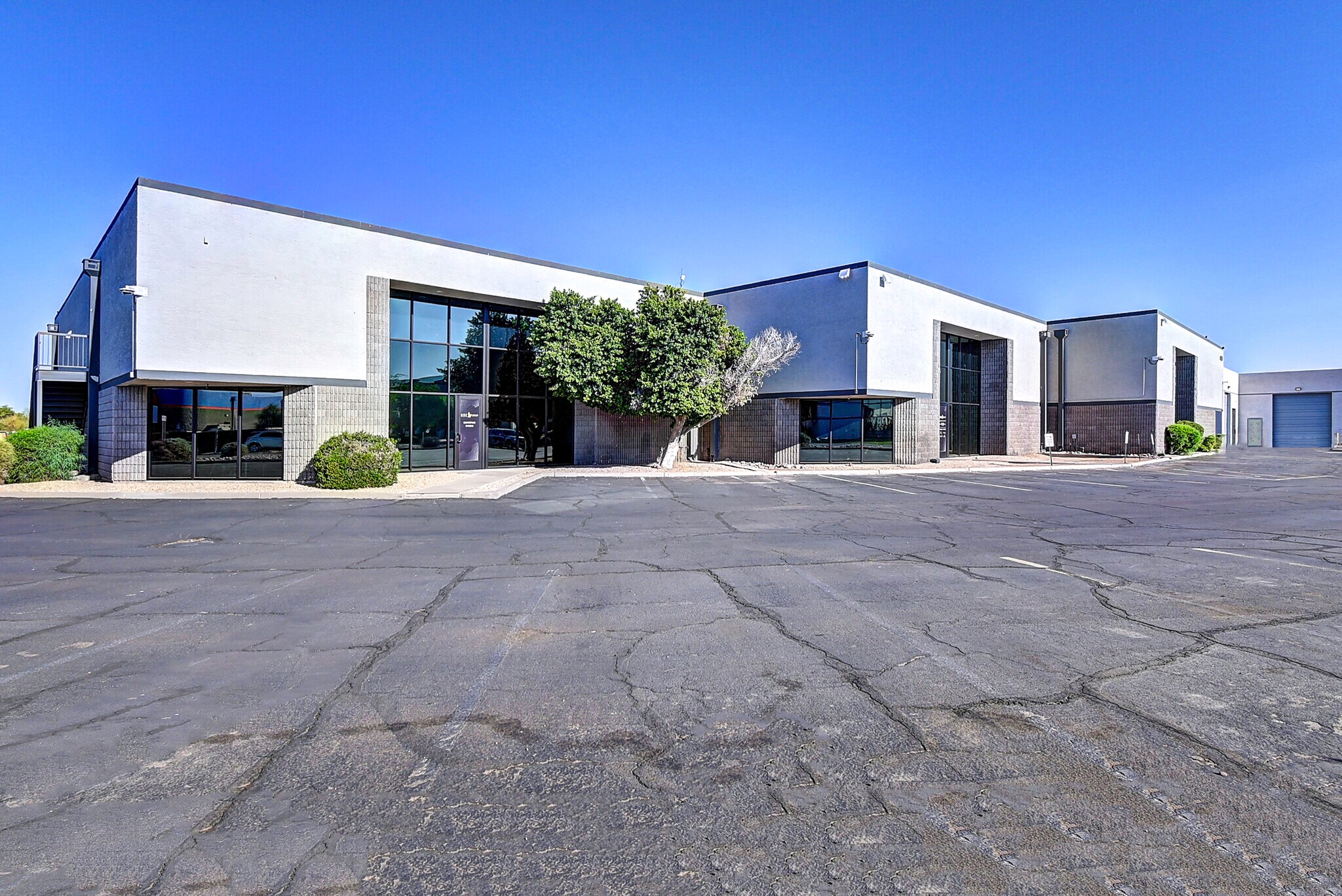 4830 S 38th St, Phoenix, AZ à vendre Photo de l’immeuble– Image 1 sur 11
