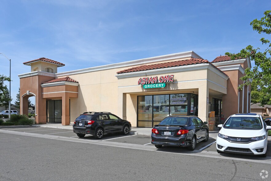 4454-4474 W Ashlan Ave, Fresno, CA à louer - Photo principale – Image 3 sur 3