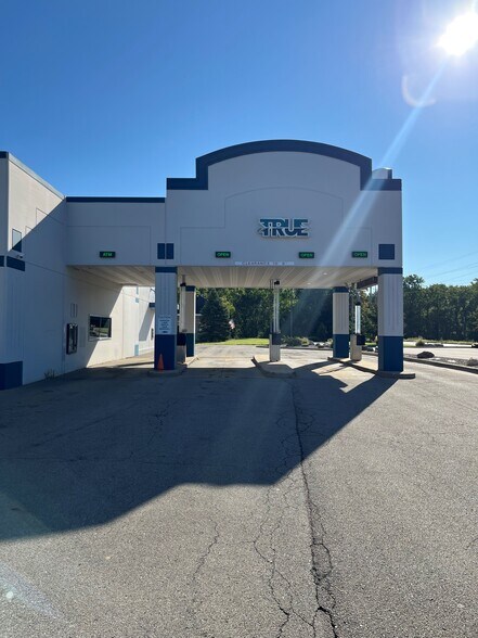 1200-1220 W Parnell Rd, Jackson, MI à louer - Photo de l’immeuble – Image 2 sur 5